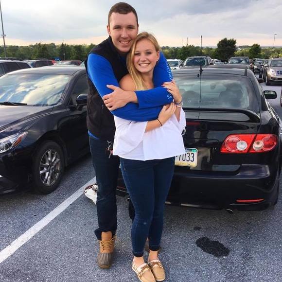 Meet your Posher, Lauren - Picture 1 of 1